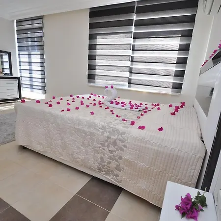 Konak Sea View Apartamento *